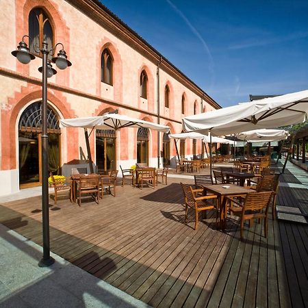 Albergo Dell'Agenzia Bra Zewnętrze zdjęcie