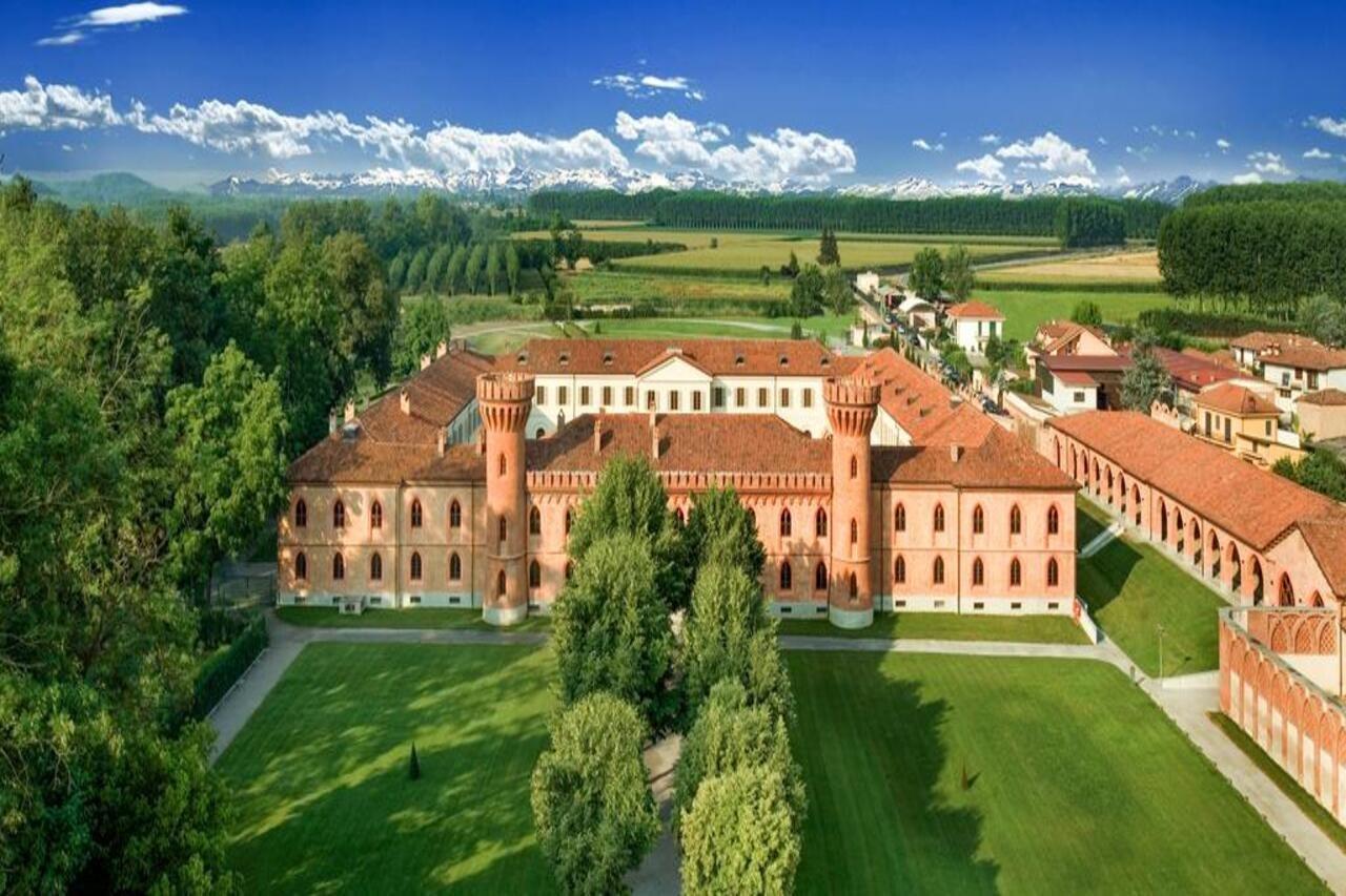 Albergo Dell'Agenzia Bra Zewnętrze zdjęcie