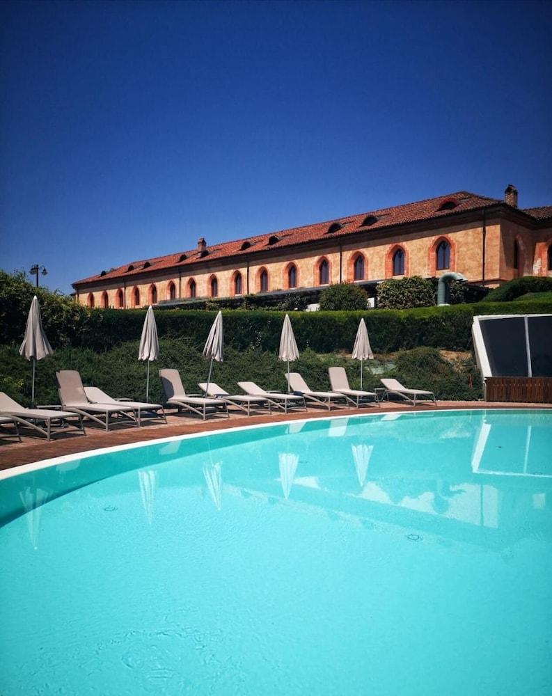 Albergo Dell'Agenzia Bra Zewnętrze zdjęcie