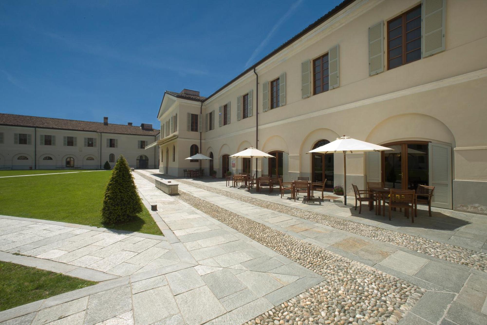Albergo Dell'Agenzia Bra Zewnętrze zdjęcie