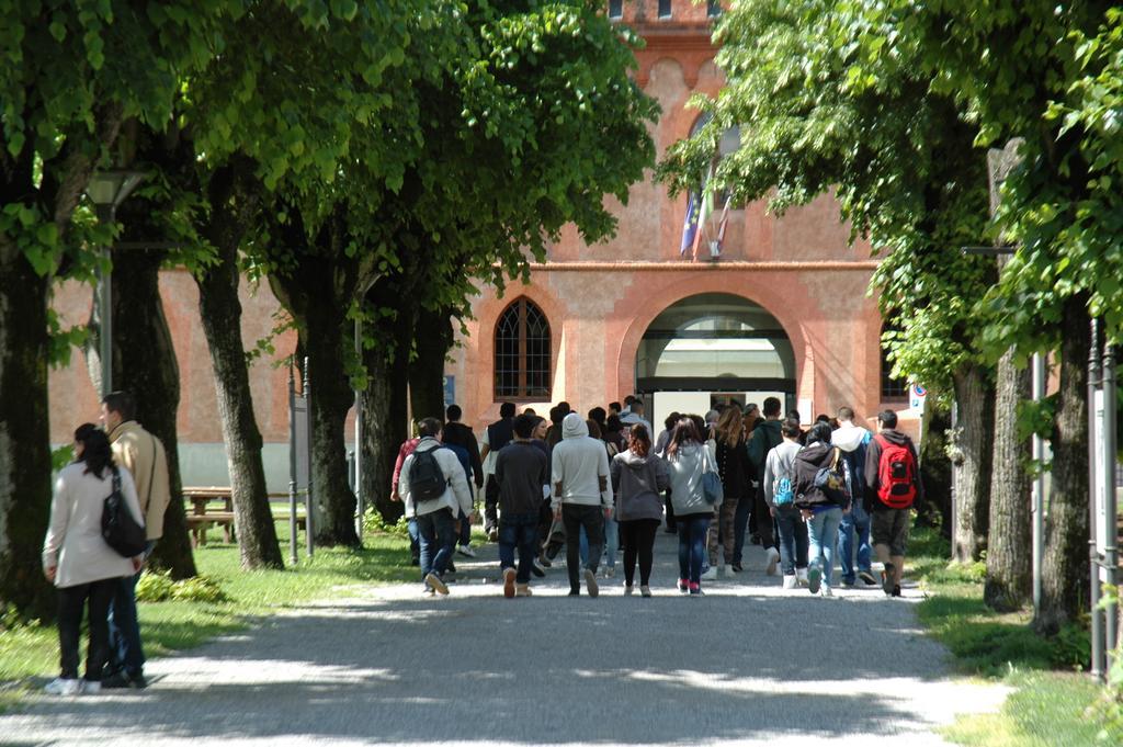 Albergo Dell'Agenzia Bra Zewnętrze zdjęcie