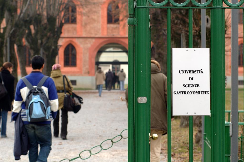 Albergo Dell'Agenzia Bra Zewnętrze zdjęcie