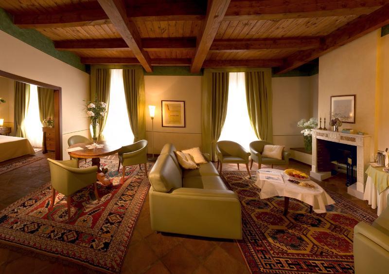 Albergo Dell'Agenzia Bra Zewnętrze zdjęcie