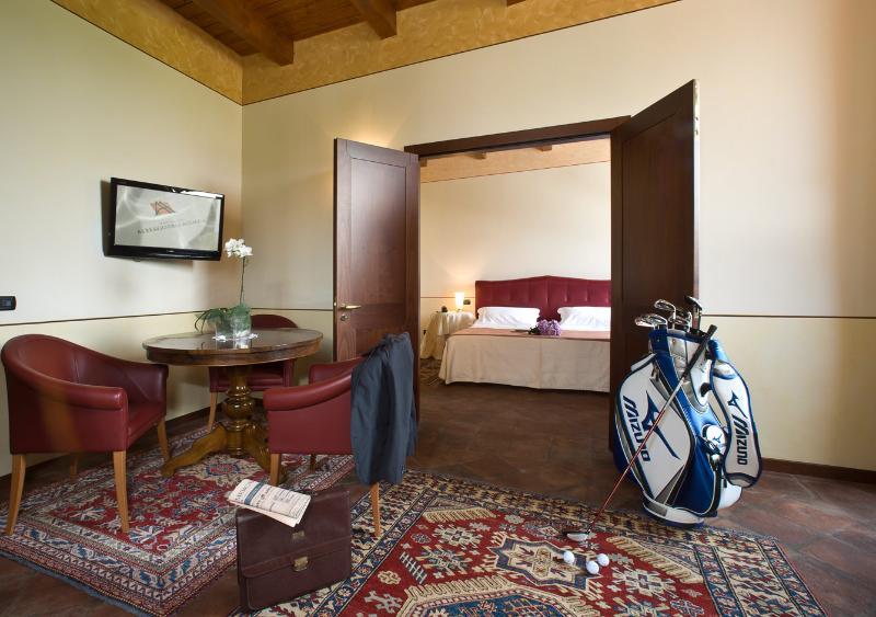 Albergo Dell'Agenzia Bra Zewnętrze zdjęcie