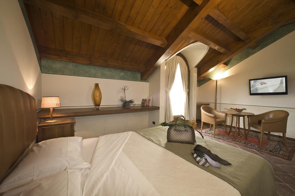 Albergo Dell'Agenzia Bra Zewnętrze zdjęcie