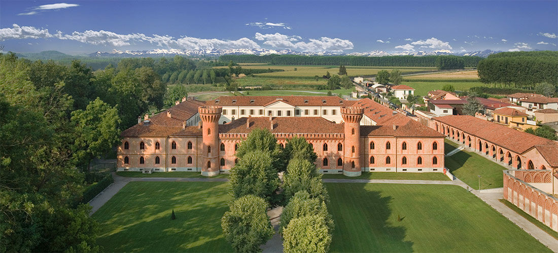 Albergo Dell'Agenzia Bra Zewnętrze zdjęcie